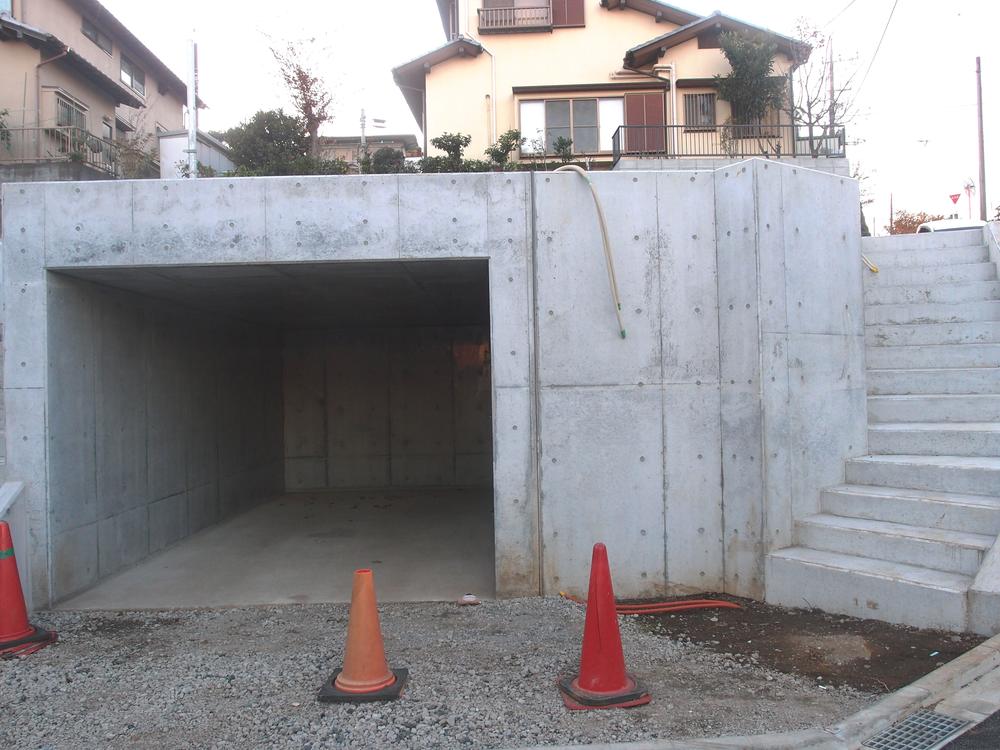 Local appearance photo. Local (11 May 2013) Shooting