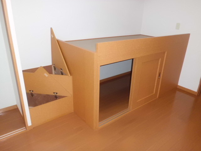 Other Equipment. Bed