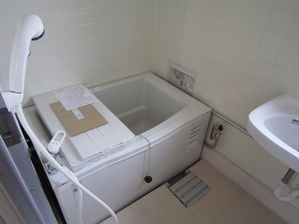 Bath. Hot water-covered ・ Bus with a Reheating function