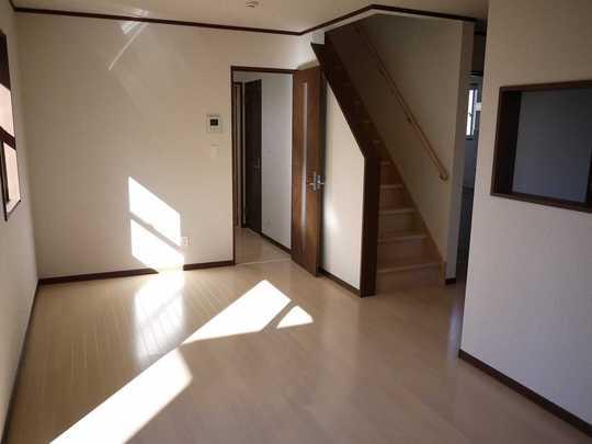 Same specifications photos (living). LDK17 quires more, All room pair glass