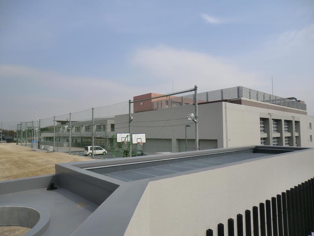 Junior high school. 380m to Koyama Junior High School