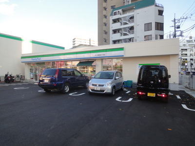 Convenience store. 20m to Family Mart (convenience store)