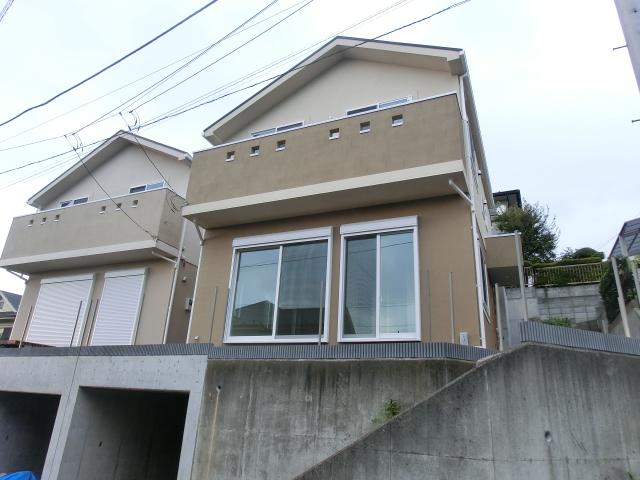 Local appearance photo. Building 2