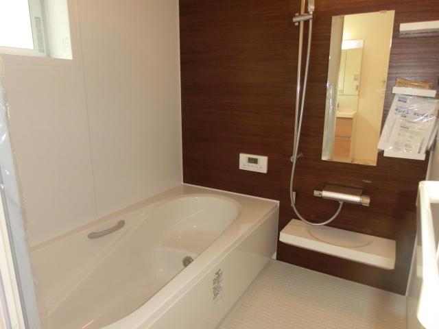 Bathroom. Building 2