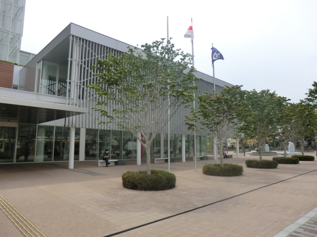 Government office. 800m until Machida City Hall (government office)