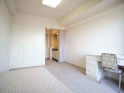 Living and room. Living more than 10 Pledge! Guests can enjoy a family hearthstone! !