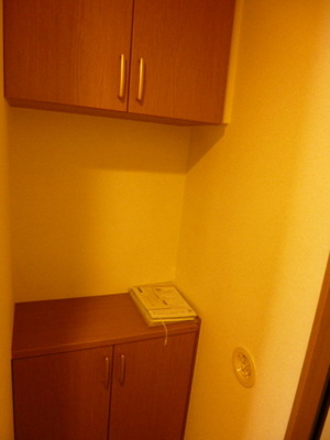 Entrance. Entrance storage