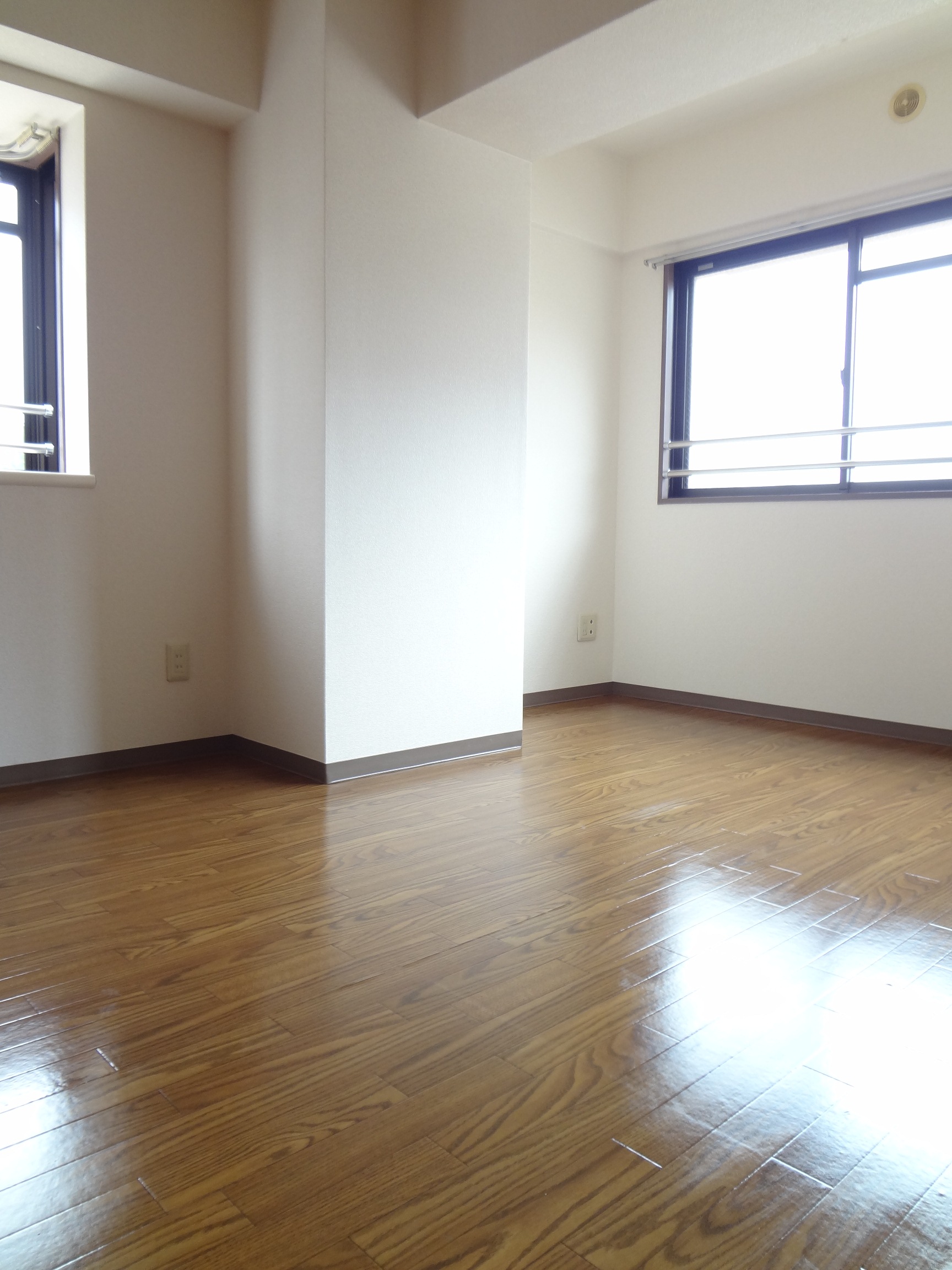 Other room space. Living room is next to the Western-style ☆