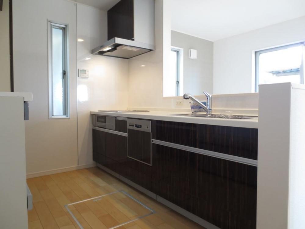 Kitchen. KT system Kitchen dish washing dryer silent sink All slide storage