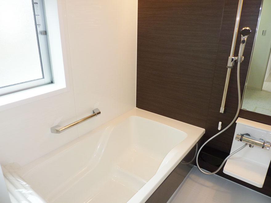 Bathroom. Building 2