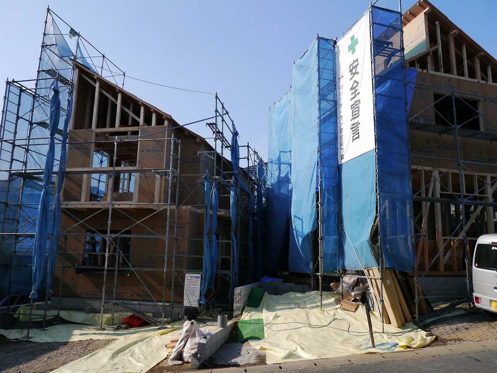 Local appearance photo. It is also a good many living environment commercial facility within walking distance in a quiet residential area of Machida Station 10-minute walk. Also a 4-minute walk within elementary and junior high schools.