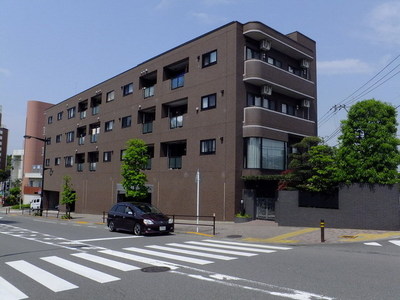 Building appearance. ☆ It is safe at night in bright street to the station ☆