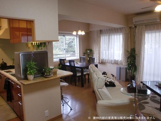 Living. Sankutasu ・ Glow Hills Living
