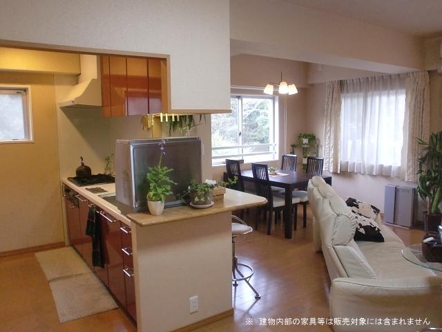 Living. Sankutasu ・ Glow Hills Living