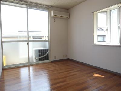 Living and room. Western-style 6 Pledge Yang per well per southwest angle room! bay window ・ Air-conditioned