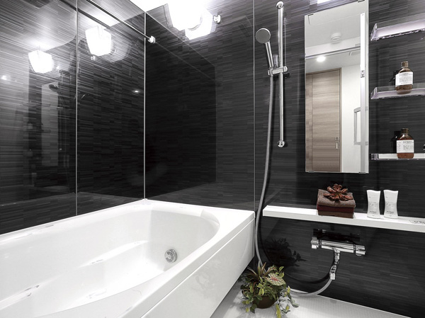 Bathing-wash room.  [Family bathtub "JOYSTEP"] In addition to the interaction with the children, Or enjoy a sitz bath, Wide bathtub to spend a comfortable bath time.