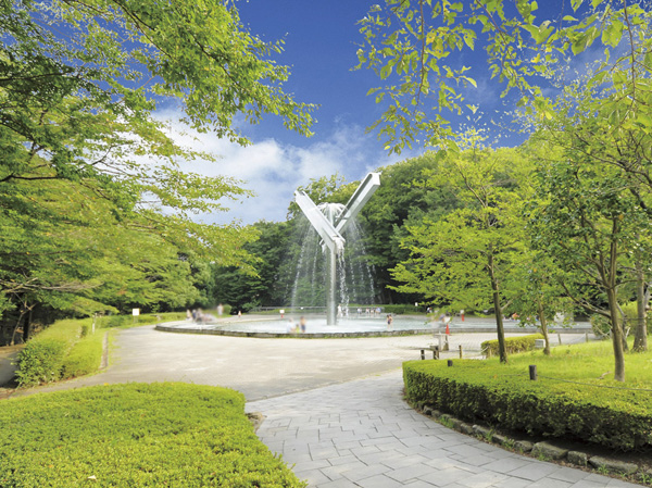 Surrounding environment. Seriketani park (18 mins, About 1390m)