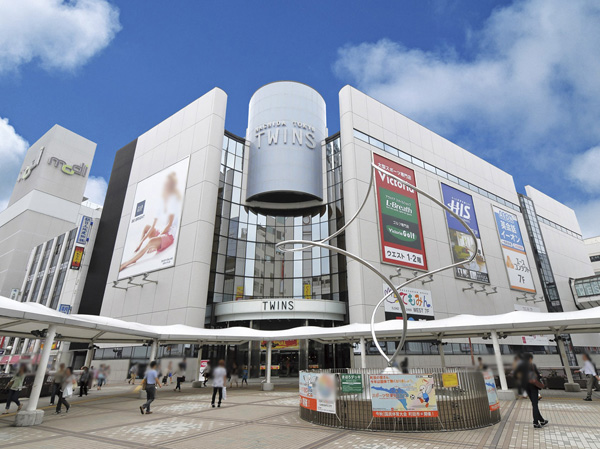 Surrounding environment. Town to continue the evolution and development ・ Nakamachi address to wear the Machida of innovation. "Machida" shopping area around the station course, Also equipped with the distance that can be peace of mind a large park. Position of Nakamachi address urban functions also rich green also can enjoy the, Adorned with rich a live person life of. (Photo: "Machida Tokyu Twins" / Machida Station, Walk 17 minutes ・ About 1330m)