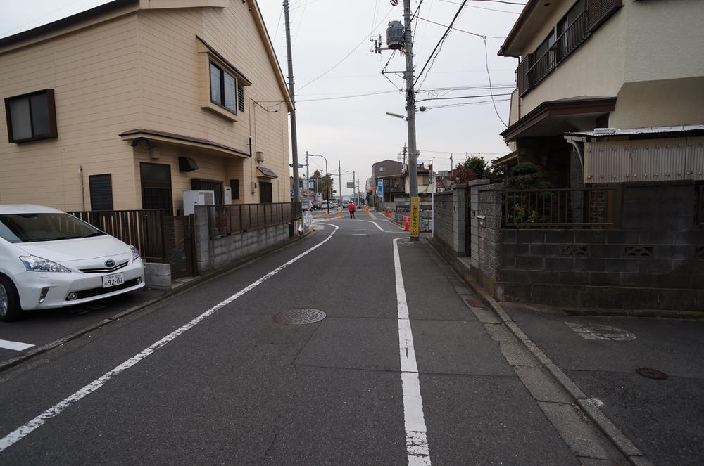 Local photos, including front road. Local (11 May 2013) Shooting