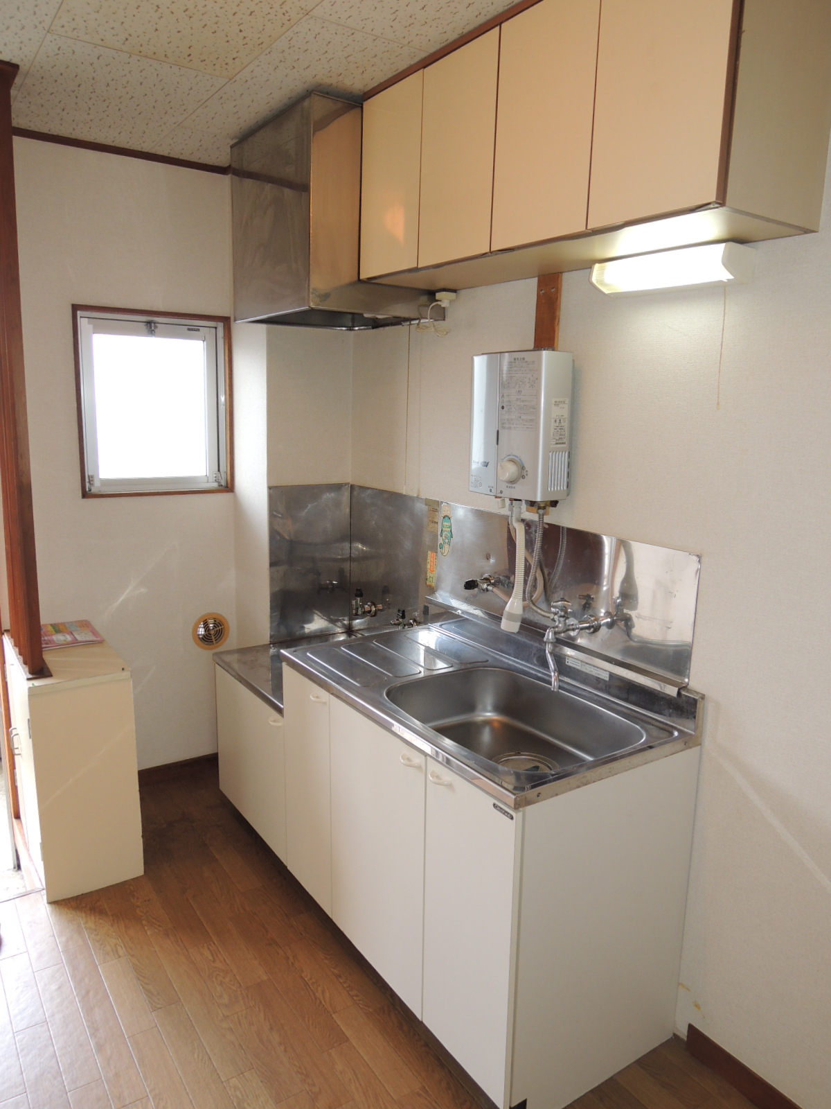 Kitchen. Gas stove installation Allowed