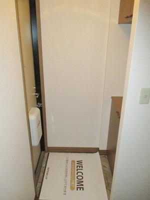 Entrance. Entrance ・ It is with a shoebox