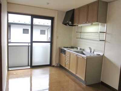 Living and room. 6 is a Pledge dining kitchen