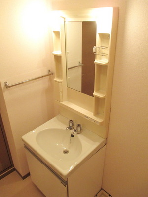 Washroom. There are convenient independent wash basin in the morning of preparation