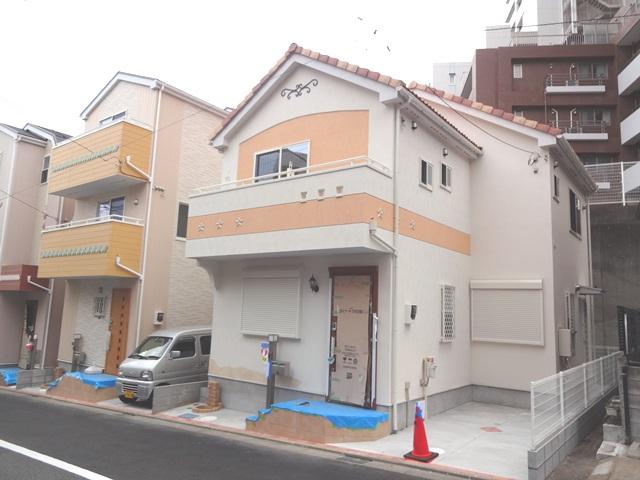 Local appearance photo. Building 3 appearance