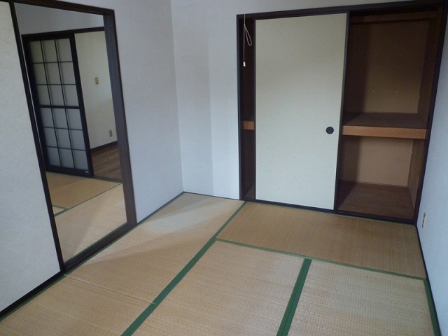 Other room space. Japanese-style room 6 quires