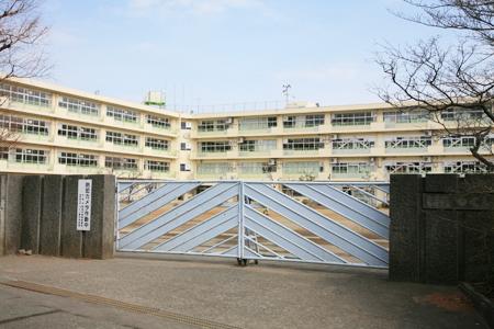 Junior high school. 1362m until Machida Municipal Tsukushino junior high school