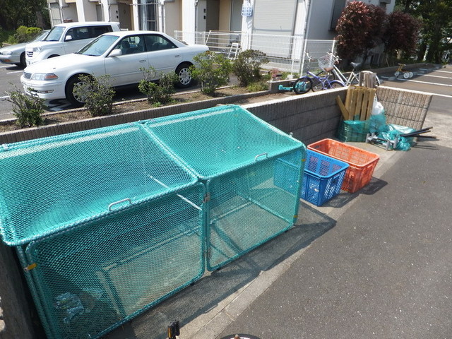 Other common areas. ☆ On-site waste yard ☆