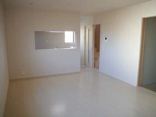 Living. LDK17 Pledge, All room pair glass, Shutters standard