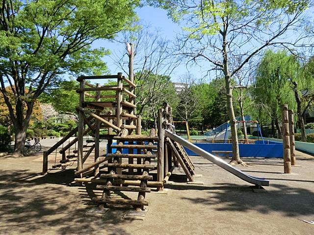 park. Tsurukawa to Central Park 1313m