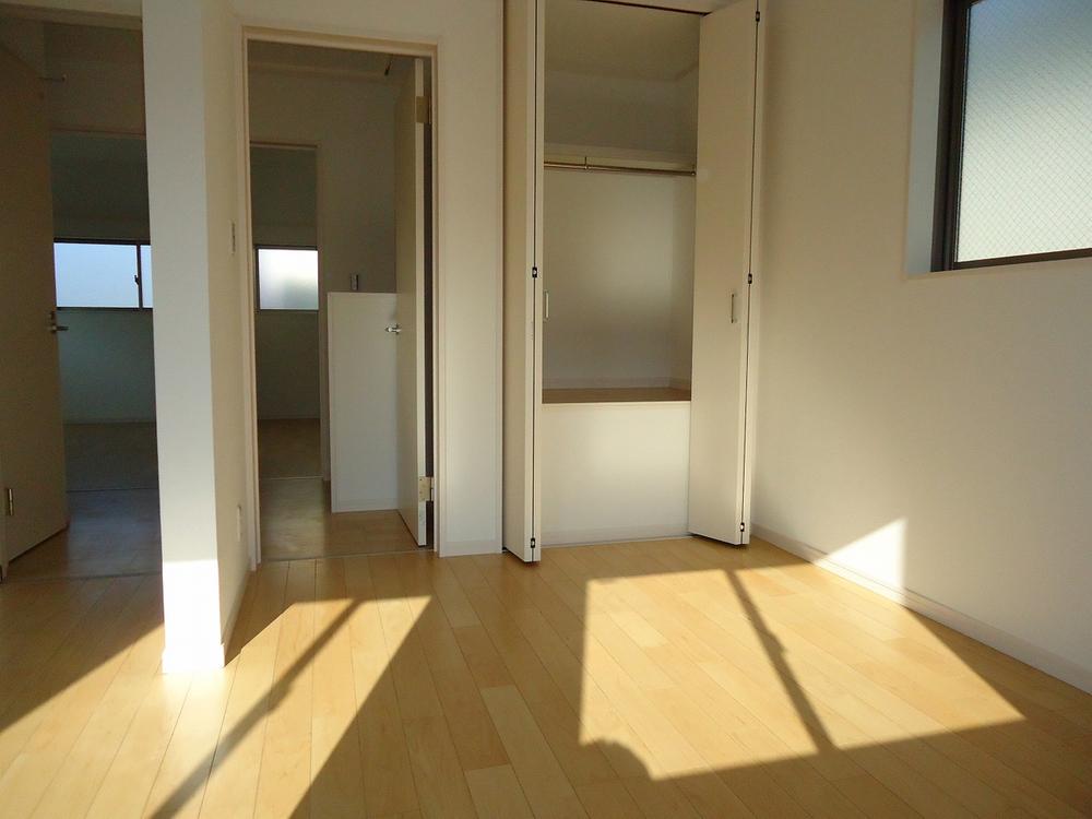 Non-living room. Indoor (11 May 2013) Shooting