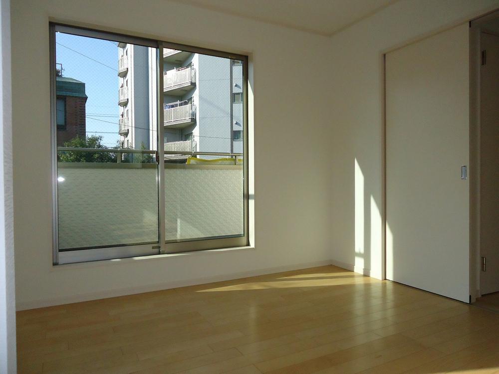 Non-living room. Indoor (11 May 2013) Shooting