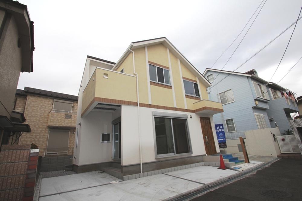 Parking lot. Local (12 May 2013) Shooting