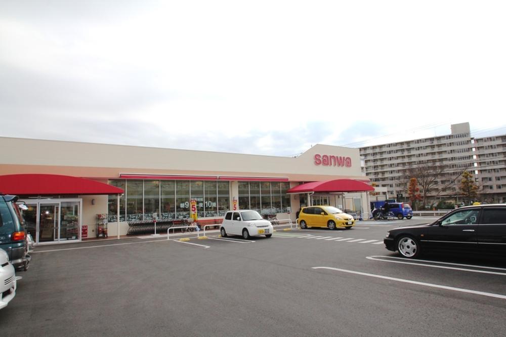 Supermarket. Super Sanwa Minamioya shop