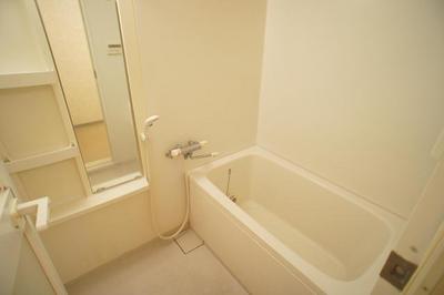 Bath. Reheating function with bathroom