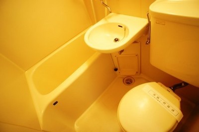 Bath. It is easy 3-point unit of cleaning.