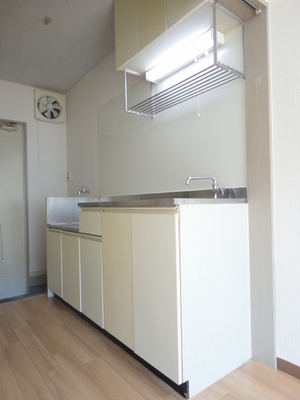 Kitchen. Up and down in the housing is rich, easy-to-use kitchen.