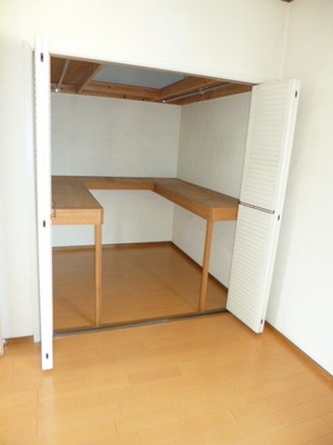 Receipt. ☆ Walk-in closet is ☆