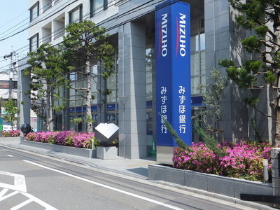 Bank. Mizuho 812m to Bank (Bank)