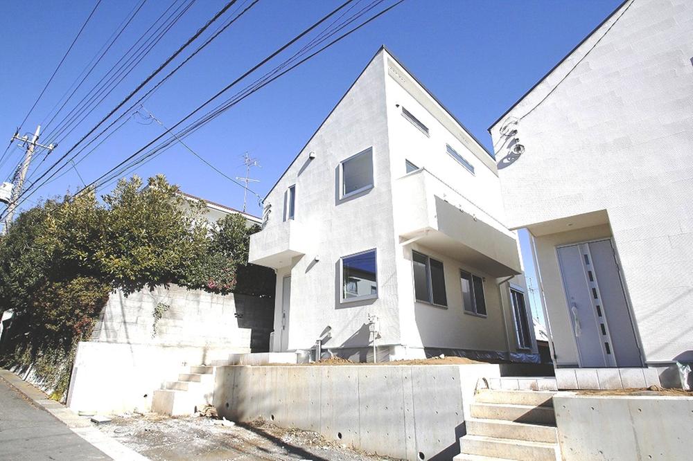 Local appearance photo. Local (12 May 2013) Shooting