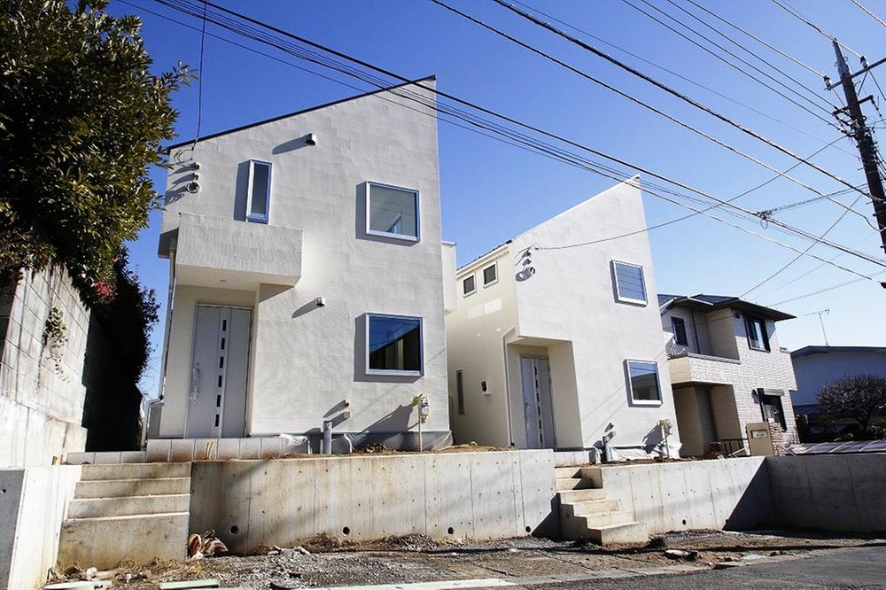 Parking lot. Local (12 May 2013) Shooting