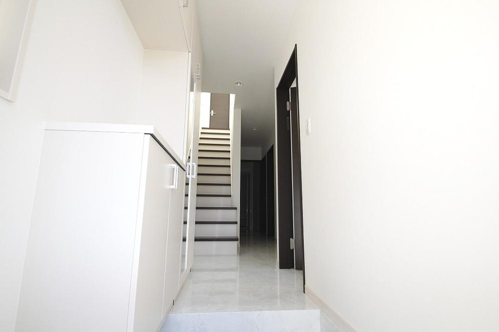 Entrance. Indoor (12 May 2013) Shooting Entrance hall Marble powerful floor specification