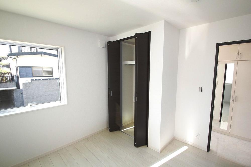 Non-living room. Indoor (12 May 2013) Shooting