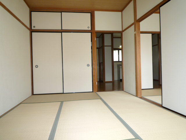 Living and room. Southwest Japanese-style room