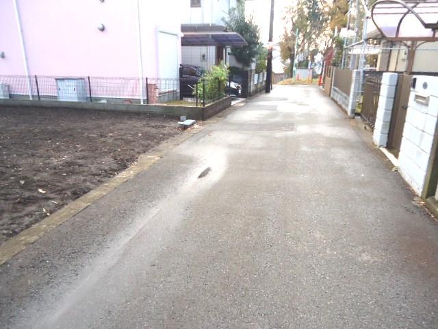 Local photos, including front road. Adjacent road