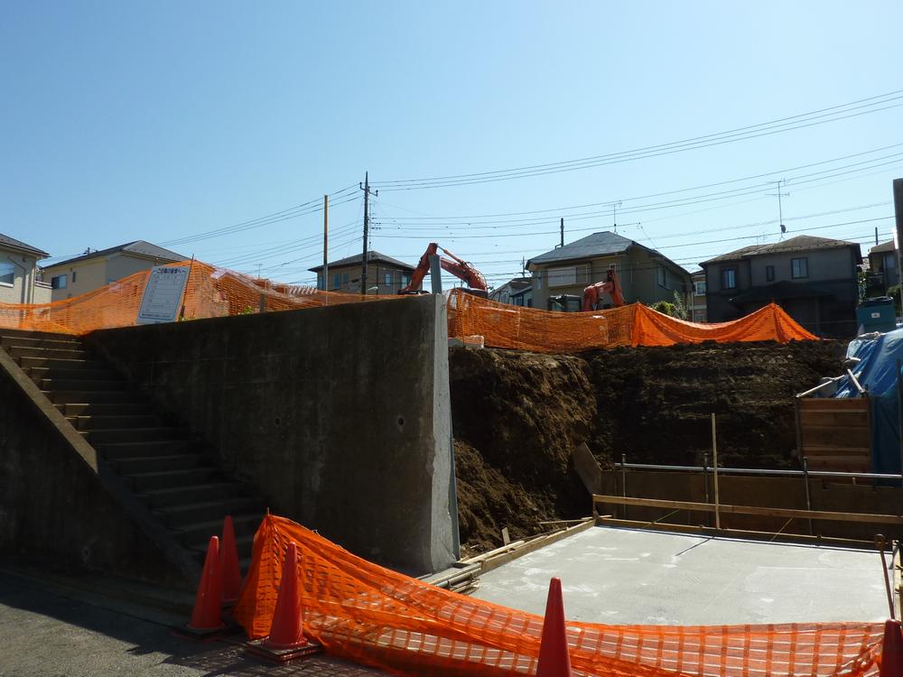 Local appearance photo. A Building