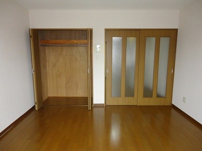 Other room space. It is the spread of Western-style
